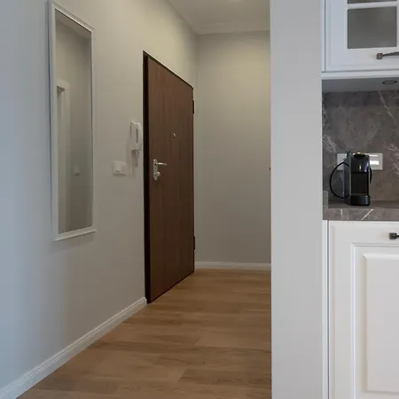 Shishman Center Sofie