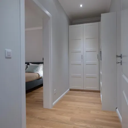 Shishman Center アパート